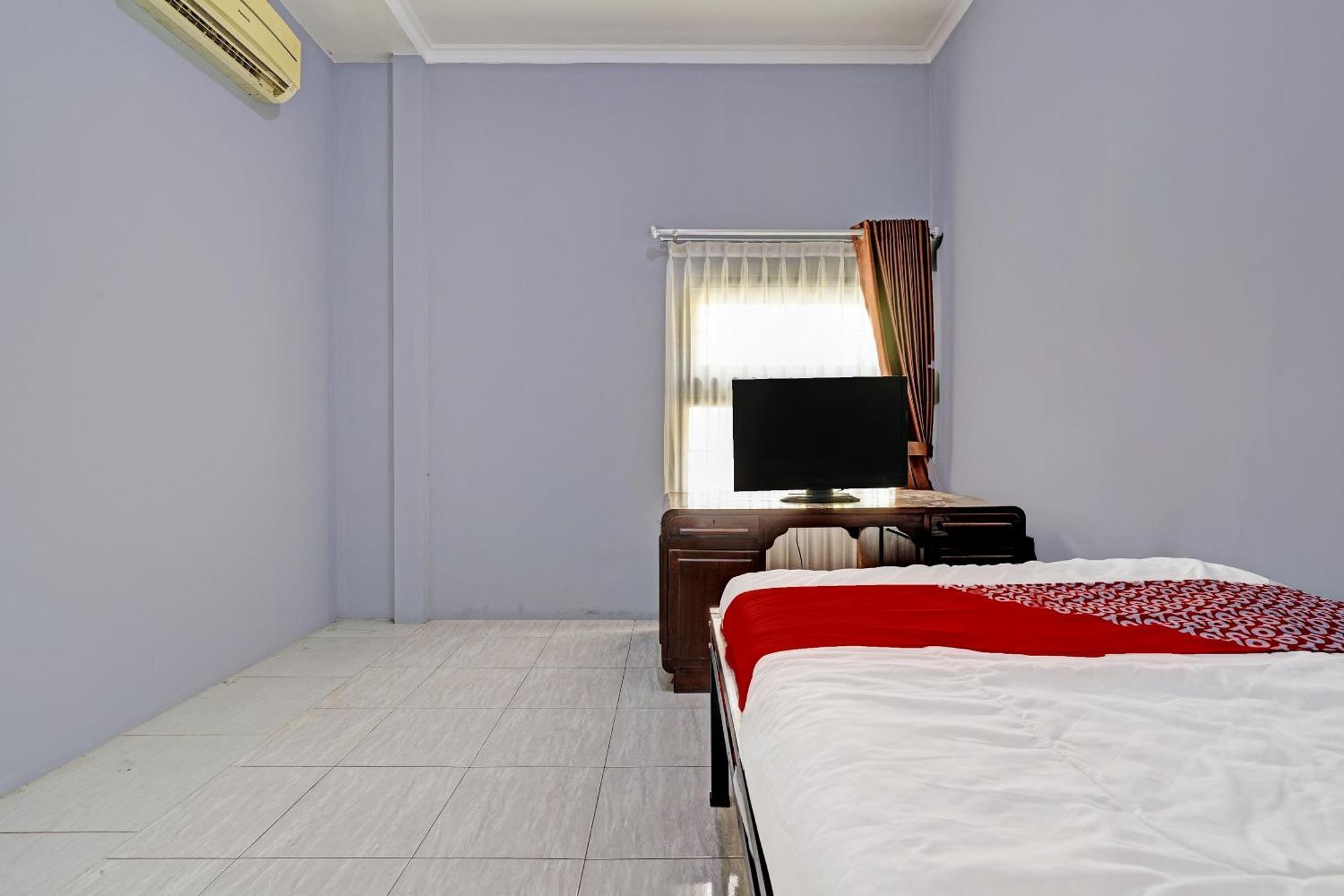 Oyo Life 91592 Aaliya Guest House Syariah Lebakwangi Eksteriør bilde